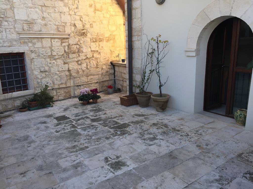 焦维纳佐Casa Torre Di Mactheus Petraro公寓 外观 照片