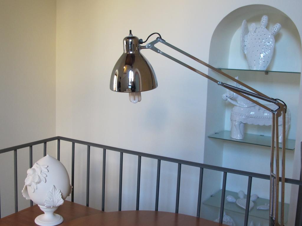 焦维纳佐Casa Torre Di Mactheus Petraro公寓 外观 照片