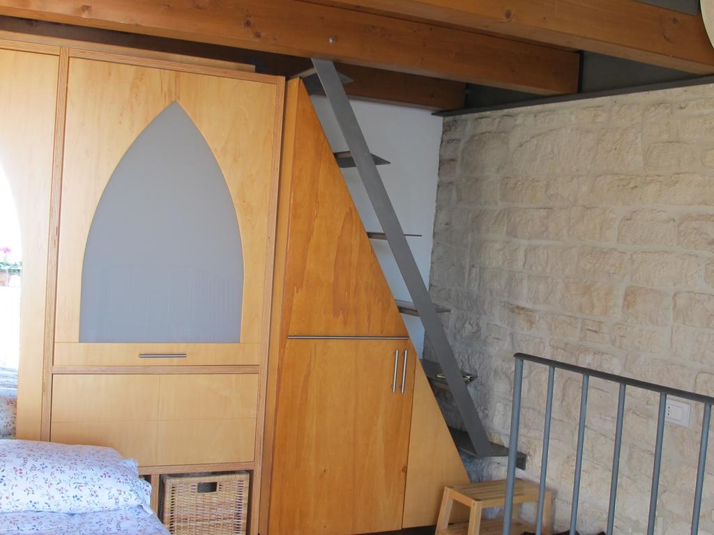 焦维纳佐Casa Torre Di Mactheus Petraro公寓 外观 照片